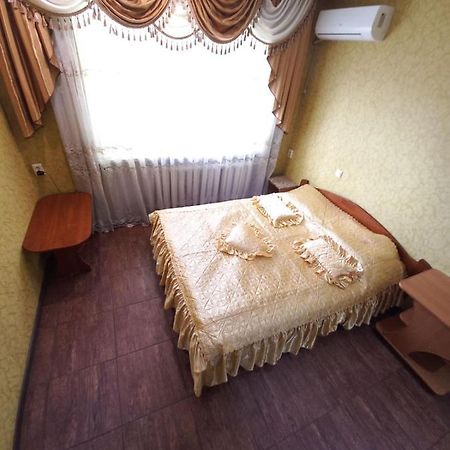 1 Комн Кв Остановка Дворец Спорта Строитель, Рядом С Улицей Химиков Tsjerkasy Buitenkant foto